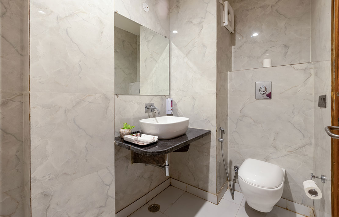 Contemporary suite at Arch The Venus Hotel - hotels near Delhi Airport